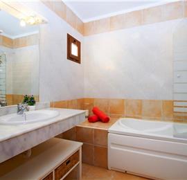4 Bedroom Villa with Pool in Playa Blanca, Sleeps 8